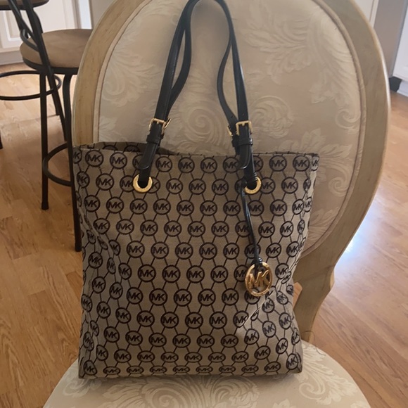 Michael Kors Handbags - Michael Kors Logo Large Black Purse
